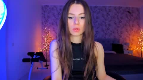 Snapshot of hotmolly_ chatting on May 10, 2026, 6:35 pm hotmolly_ online show from May 10, 2026, 6:35 pm
