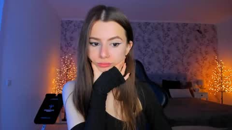 Snapshot of hotmolly_ chatting on May 24, 2026, 6:35 pm hotmolly_ online show from May 24, 2026, 6:35 pm