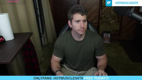 Snapshot of hotmuscles6t9 chatting on February 17, 2026, 2:19 am hotmuscles6t9 online show from February 17, 2026, 2:19 am