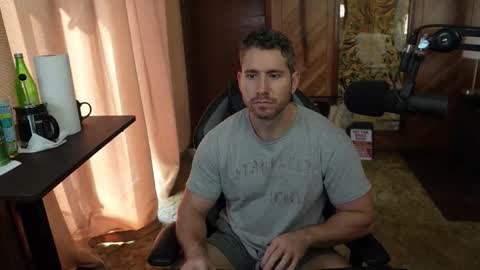 Snapshot of hotmuscles6t9 chatting on March 8, 2026, 4:33 pm hotmuscles6t9 online show from March 8, 2026, 4:33 pm
