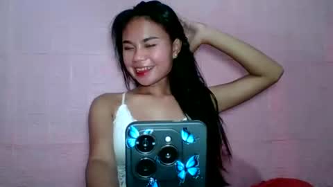 hotpink4u online show from December 6, 2024, 12:49 pm