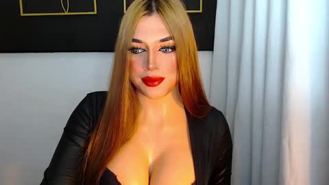 STELLA online show from December 4, 2024, 9:35 pm