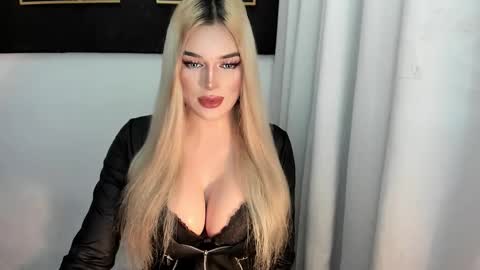 STELLA online show from December 1, 2025, 7:13 am