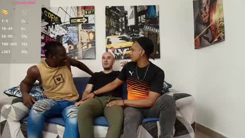 Snapshot of hott_asses chatting on January 18, 2025, 2:23 pm hott_asses online show from January 18, 2025, 2:23 pm