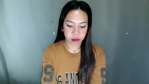 jelaigrande  online show from April 19, 2026, 10:56 pm