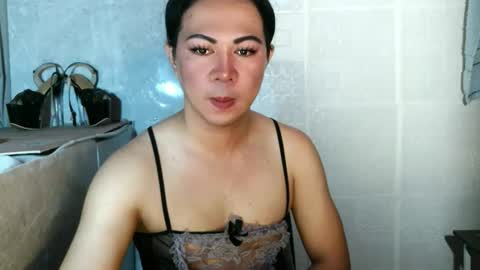 Snapshot of hott_summerr chatting on May 17, 2026, 2:53 am Alex Summer online show from May 17, 2026, 2:53 am