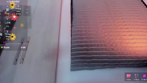 hottbee3645 online show from February 18, 2026, 10:17 pm