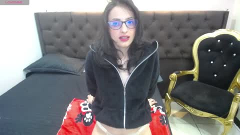 HottCandy21 online show from December 10, 2024, 8:27 pm