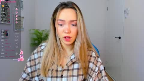 Snapshot of hottease_pvt chatting on December 20, 2024, 2:19 am hello Im Eva online show from December 20, 2024, 2:19 am