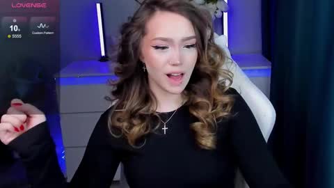 Snapshot of hottease_pvt chatting on November 22, 2025, 11:31 am hello Im Eva online show from November 22, 2025, 11:31 am