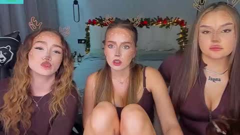 Snapshot of hottease_pvt chatting on December 18, 2025, 7:09 pm hello Im Eva online show from December 18, 2025, 7:09 pm