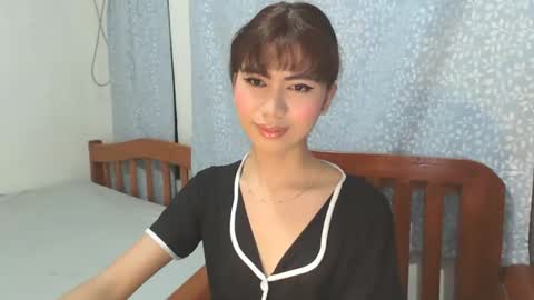 hottestdella69 online show from October 26, 2025, 12:00 pm