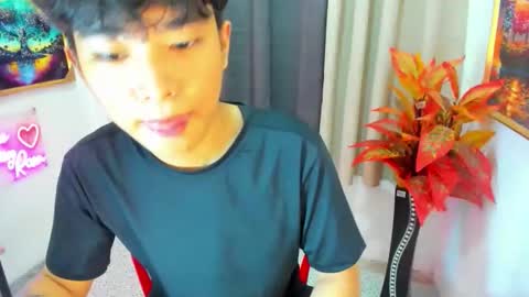 hottestloues online show from April 6, 2026, 4:46 am