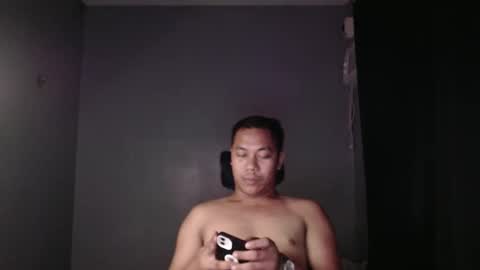 Snapshot of hottie_kyle69 chatting on April 30, 2026, 11:05 am hottie_kyle69 online show from April 30, 2026, 11:05 am