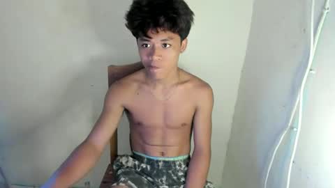 Snapshot of hottie_migs chatting on April 12, 2026, 4:28 am hottie_migs online show from April 12, 2026, 4:28 am