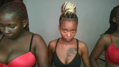 Snapshot of hottie_mistie chatting on April 20, 2026, 7:15 pm hottie_mistie online show from April 20, 2026, 7:15 pm