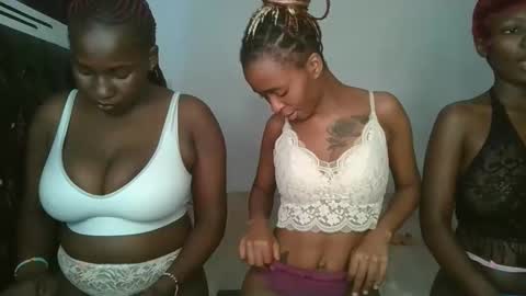 Snapshot of hottie_mistie chatting on April 26, 2026, 8:23 am hottie_mistie online show from April 26, 2026, 8:23 am