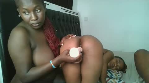 Snapshot of hottie_mistie chatting on May 8, 2026, 11:43 pm hottie_mistie online show from May 8, 2026, 11:43 pm
