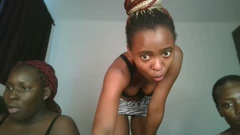 Snapshot of hottie_mistie chatting on May 18, 2026, 7:14 am hottie_mistie online show from May 18, 2026, 7:14 am