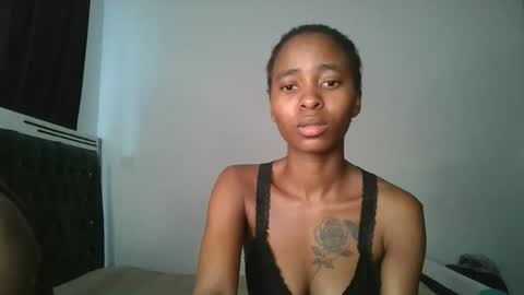 Snapshot of hottie_mistie chatting on June 3, 2026, 8:28 am hottie_mistie online show from June 3, 2026, 8:28 am