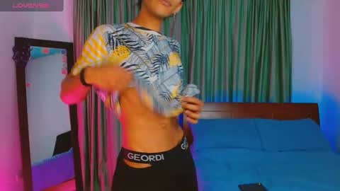 Snapshot of hottieboycrazy chatting on March 4, 2025, 10:24 am stiven online show from March 4, 2025, 10:24 am