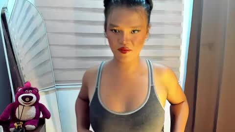 Snapshot of hottieelijah760282 chatting on December 16, 2025, 1:38 pm Maxine online show from December 16, 2025, 1:38 pm