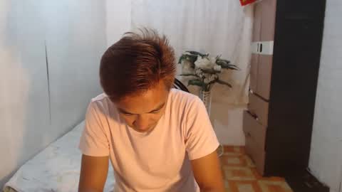 hottiemilfcouple online show from September 18, 2025, 8:49 am