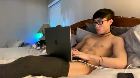 hottiewithabody101 online show from April 16, 2026, 9:39 pm