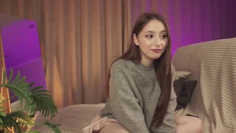 hottpeachh online show from October 9, 2025, 5:22 pm