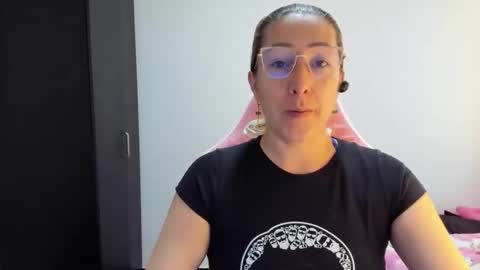 Snapshot of hottychrystal chatting on February 17, 2026, 12:34 pm hottychrystal online show from February 17, 2026, 12:34 pm