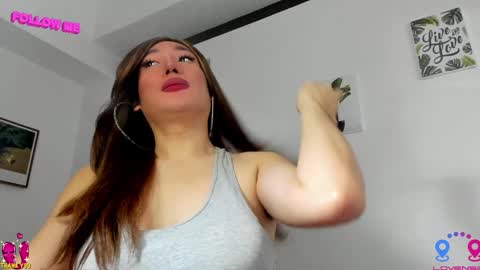 Snapshot of hottycrishinaxx chatting on December 25, 2024, 9:02 am crishinahotty online show from December 25, 2024, 9:02 am