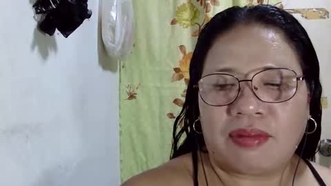 hottycrissy4u online show from May 1, 2026, 1:16 pm