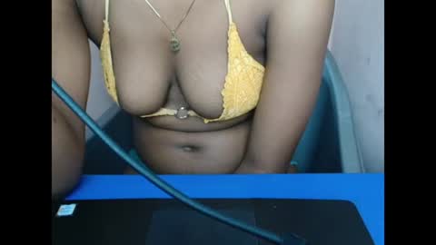Snapshot of hotxxebony chatting on April 28, 2026, 2:27 am hotxxebony online show from April 28, 2026, 2:27 am