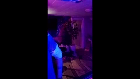 SeanPatrick online show from April 17, 2026, 3:42 am