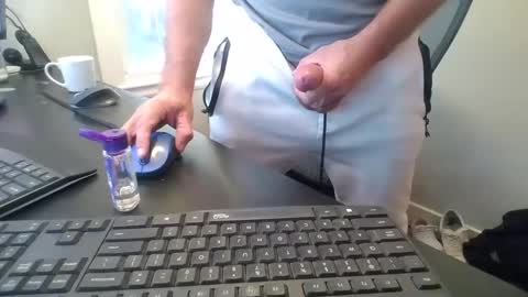 Snapshot of hoverday chatting on October 3, 2025, 2:25 pm hoverday online show from October 3, 2025, 2:25 pm