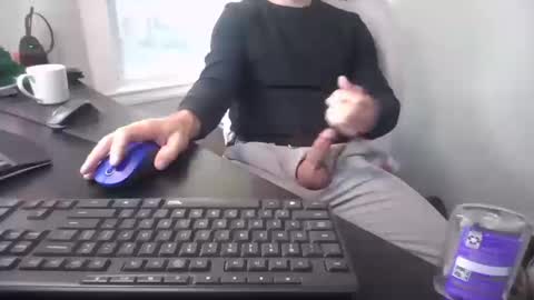 Snapshot of hoverday chatting on October 10, 2025, 12:59 pm hoverday online show from October 10, 2025, 12:59 pm