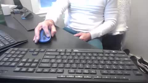 Snapshot of hoverday chatting on October 27, 2025, 12:31 pm hoverday online show from October 27, 2025, 12:31 pm