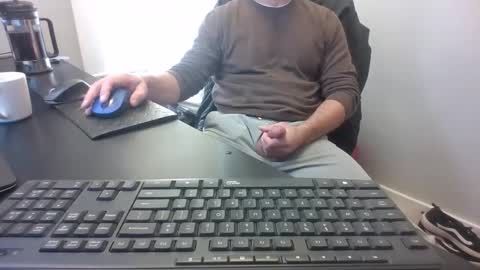 Snapshot of hoverday chatting on November 6, 2025, 5:25 pm hoverday online show from November 6, 2025, 5:25 pm