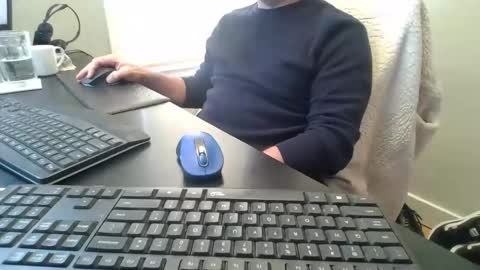 Snapshot of hoverday chatting on February 12, 2026, 7:20 pm hoverday online show from February 12, 2026, 7:20 pm