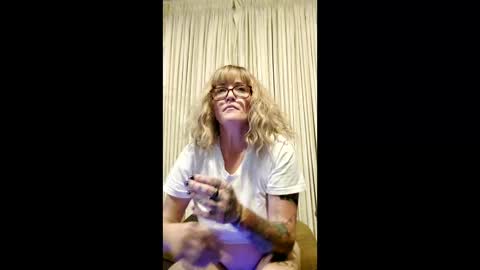 howdoyoulikeit87 online show from May 22, 2026, 6:53 am