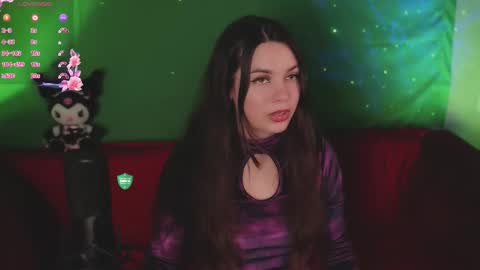 Mia online show from September 19, 2025, 5:46 pm