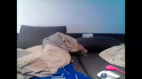 hubikush22 online show from March 3, 2025, 7:21 am