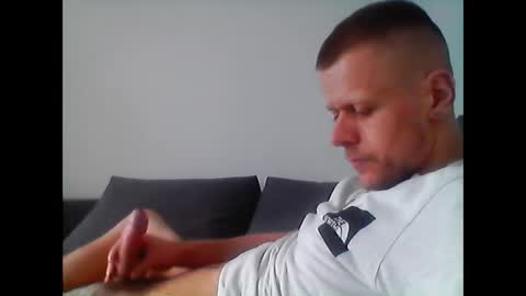 hubikush22 online show from February 27, 2026, 4:07 pm