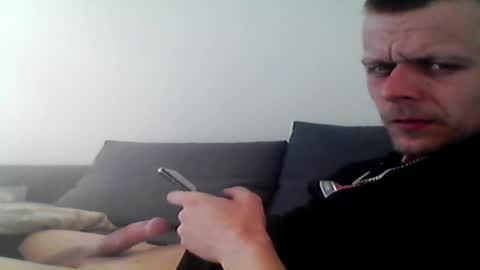 hubikush22 online show from April 1, 2026, 3:42 pm