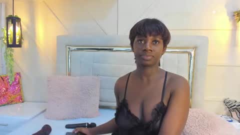 Snapshot of huddah_cam chatting on January 7, 2025, 2:19 pm huddah online show from January 7, 2025, 2:19 pm