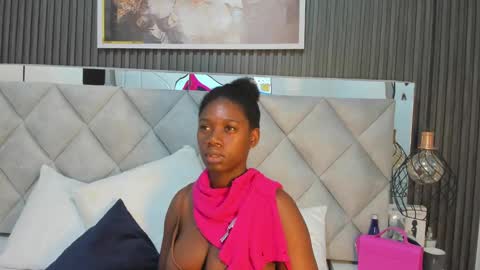 Snapshot of huddah_cam chatting on September 30, 2025, 11:04 am huddah online show from September 30, 2025, 11:04 am