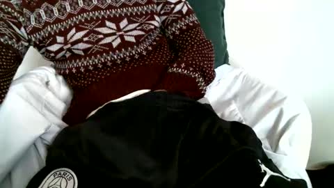 Keanu online show from December 5, 2025, 12:47 pm