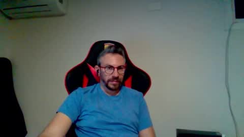 Snapshot of huge__cumshot chatting on March 5, 2026, 6:59 pm huge__cumshot online show from March 5, 2026, 6:59 pm