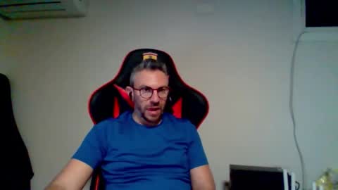 Snapshot of huge__cumshot chatting on March 13, 2026, 6:58 pm huge__cumshot online show from March 13, 2026, 6:58 pm