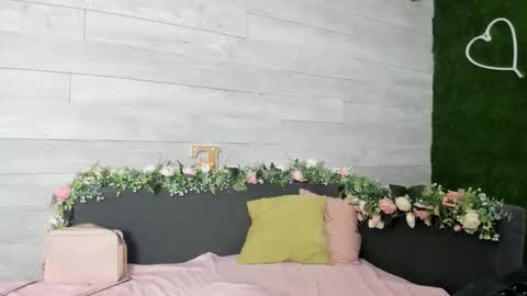 Erin online show from November 3, 2025, 4:58 am